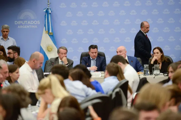 El oficialismo logró emitir dictamen de mayoría con el apoyo opositor en Diputados