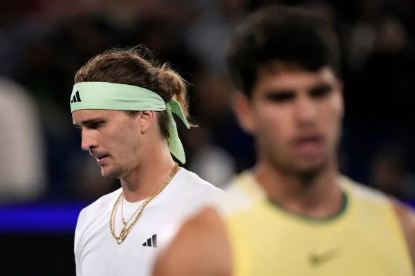 Australia se quedó sin la final ideal: Alcaraz fue eliminado por Zverev