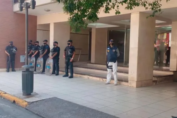 Éxtasis: historias de música, sexo, poder y dinero