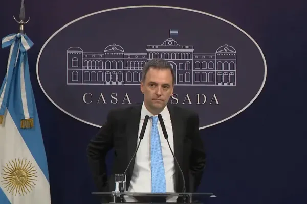 Adorni atribuyó la responsabilidad de los incidentes a “los incivilizados alentados por dirigentes de izquierda”