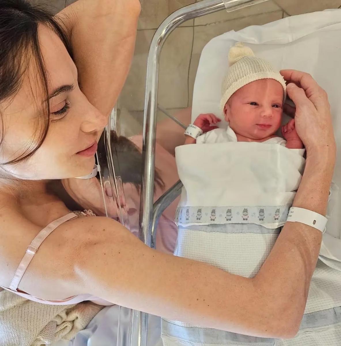Tras un parto complicado, Magui Bravi mostró la primera foto de su bebé