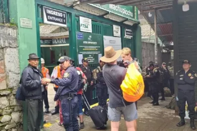 Evacuaron a casi 700 turistas de Machu Picchu