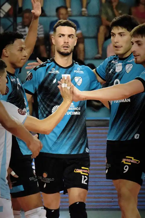 SUMAR. Tras dos partidos, Tucumán de Gimnasia no pudo sumar puntos en el Tour 5 del cual es organizador. 