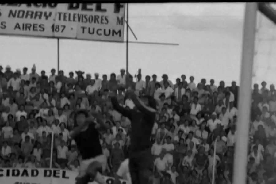 SEGURIDAD. El arquero Francisco Ruiz tuvo una gran actuación en ese clásico.