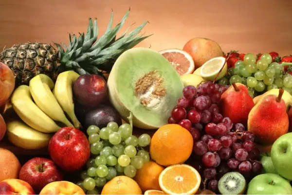 Cuál es la fruta con más fibra y que ayuda a perder peso, según los nutricionistas