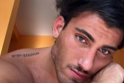 Tomás Holder abrió su cuenta de OnlyFans y lo destrozaron por su forma de promocionarla