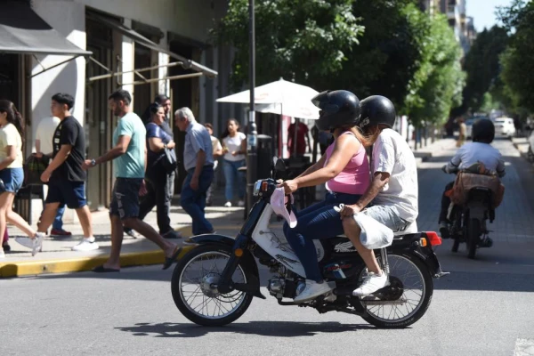 Cansados de los robos, los choferes de Uber Moto piden protección policial