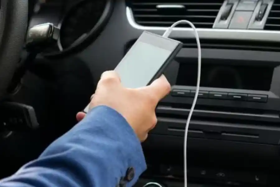 Ola de calor: los objetos que no se deben dejar dentro del auto porque son peligrosos