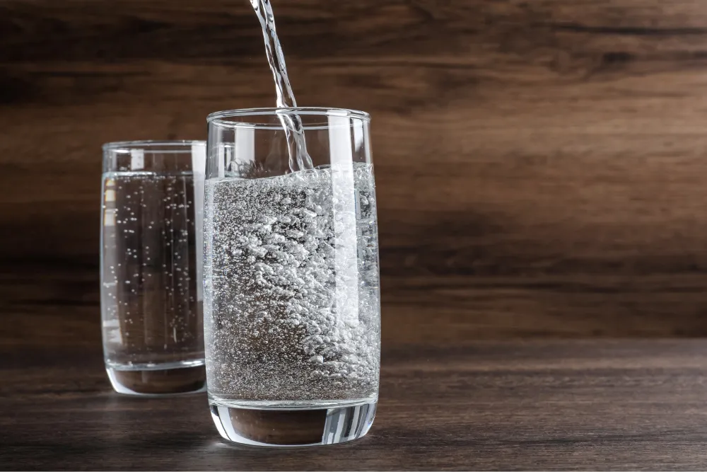 Ola de calor: ¿es recomendable tomar soda o agua para mantenerse hidratado?