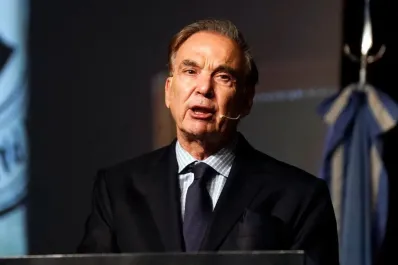 Según Pichetto, Javier Milei convocará a los gobernadores, en medio del reclamo por el Impuesto PAIS