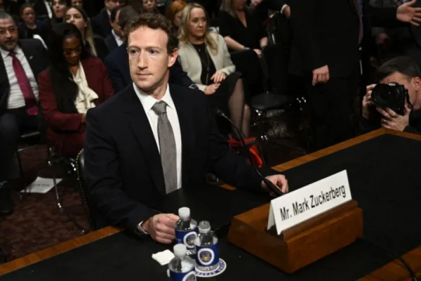 Cómo fue el pedido de disculpas de Mark Zuckerberg a las familias de niños que sufrieron daños de las redes sociales