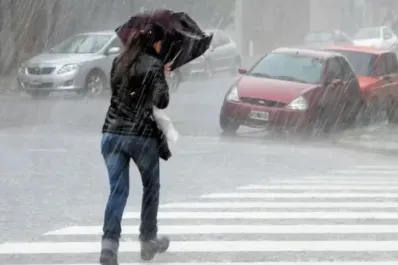 Rige una alerta meteorológica naranja por fuertes lluvias y ráfagas intensas