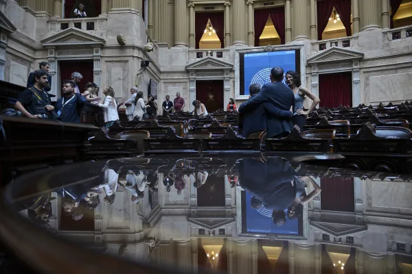 Diputados aprobó en general la ley ómnibus: el debate pasó a un cuarto intermedio hasta el martes
