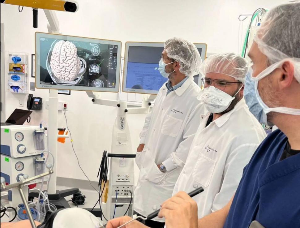 EQUIPO DE ELON MUSK. Neuralink instaló implante cerebral en primer paciente humano.