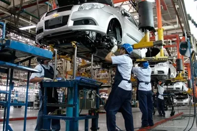Autos: la producción nacional cayó 16,7% en enero, pero crecieron las exportaciones