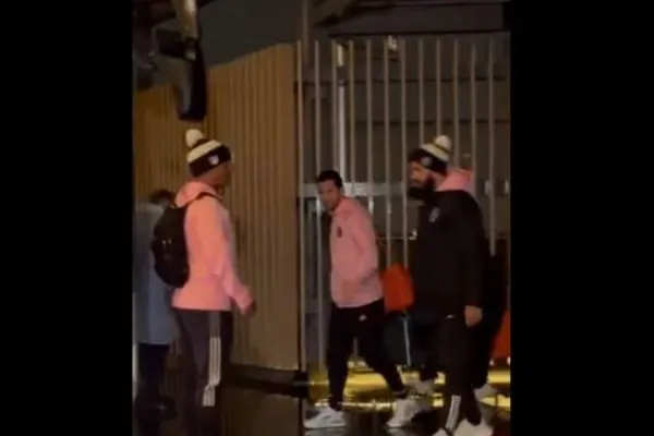Messi llegó a una heladísima Tokio, mientras en Hong Kong la bronca sube por su ausencia en el amistoso