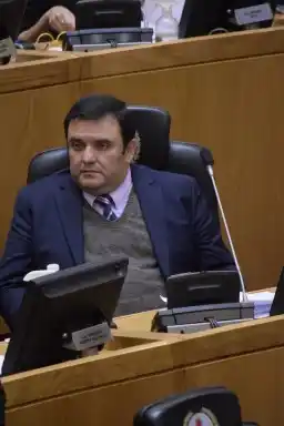 DIÁLOGO. El bussista Huesen pide que no haya muchos cambios.