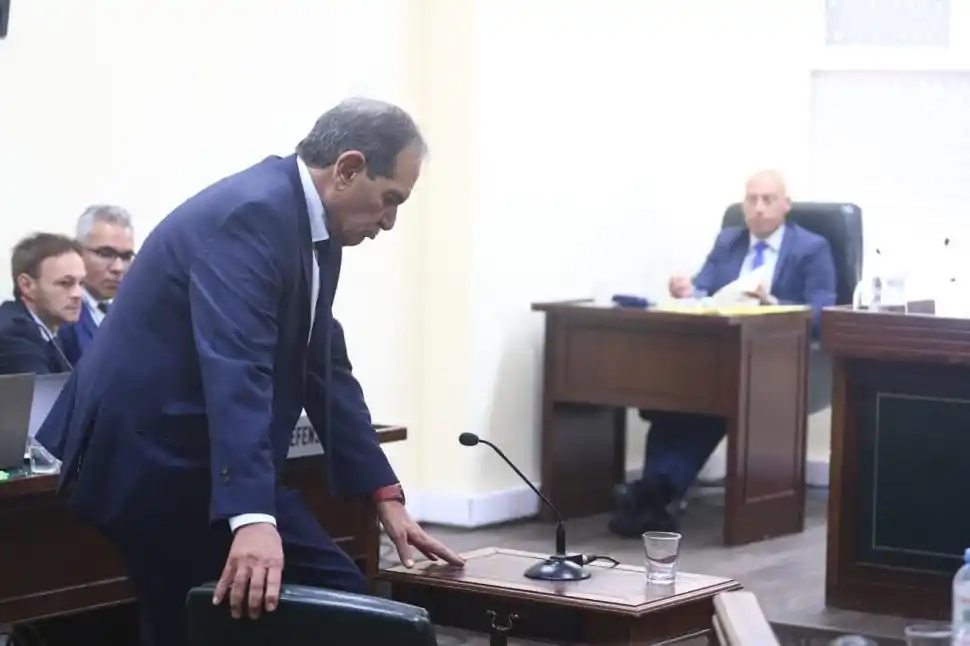 BREVE TESTIMONIO. El ex gobernador negó las acusaciones.