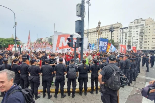 La caída de la Ley ómnibus: de la tensión a la algarabía en unos pocos minutos