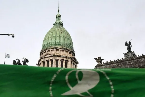 Diputados oficialistas presentaron un proyecto para derogar la ley del aborto
