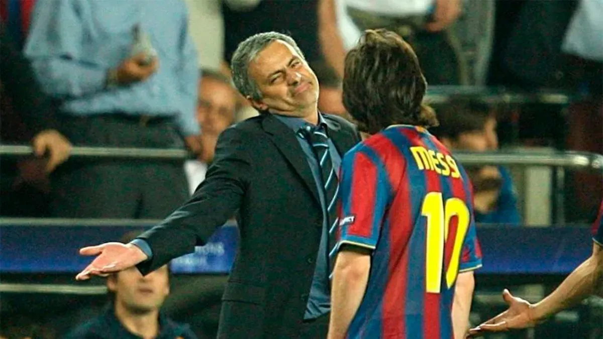 VIEJOS RIVALES. Mou y Messi se enfrentaron durante varios años. Uno la rompía en Barcelona, el otro estaba al mando del Real Madrid