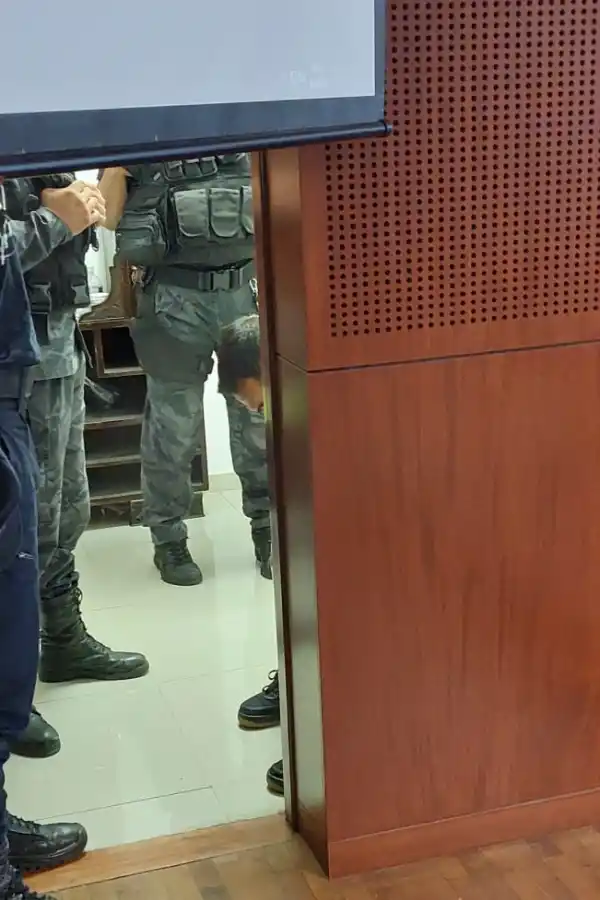 “’Miguelón’ ofrece dinero y drogas para que me apuñalen”