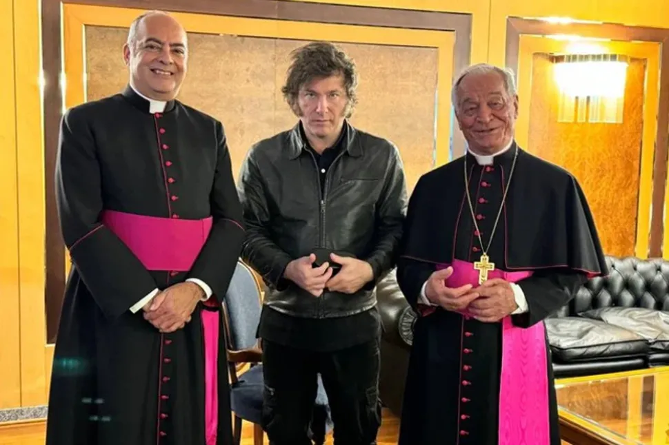 El presidente Javier Milei llegó a Roma y fue recibido por autoridades del Vaticano. Foto: NA.