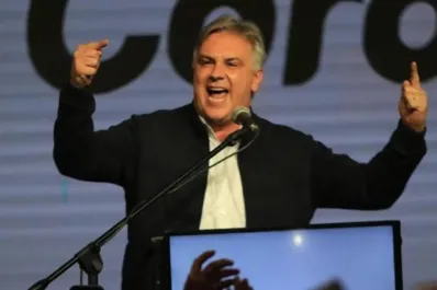 Dura respuesta de Llaryora a Milei: Córdoba nunca se arrodilló y tampoco lo hará ahora