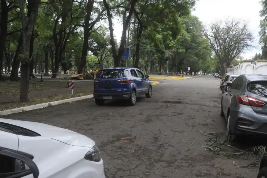 BACHEO Y MEJORAS. También se prevé recuperar el asfalto dañado. 