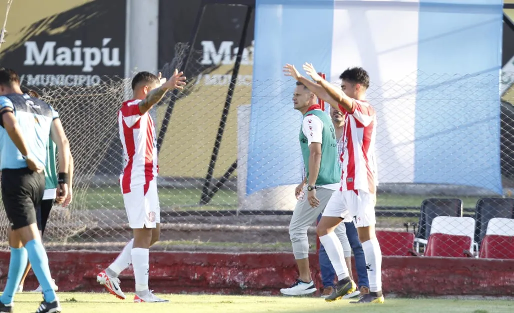 Con goles de Iván Molinas y Lautaro Fedele, y un jugador menos, San Martín triunfó ante Deportivo Maipú