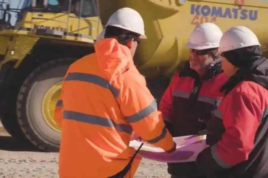 UN ESTUDIO CONSTANTE. Los ingenieros deben estar al tanto de las nuevas tendencias en el campo.
