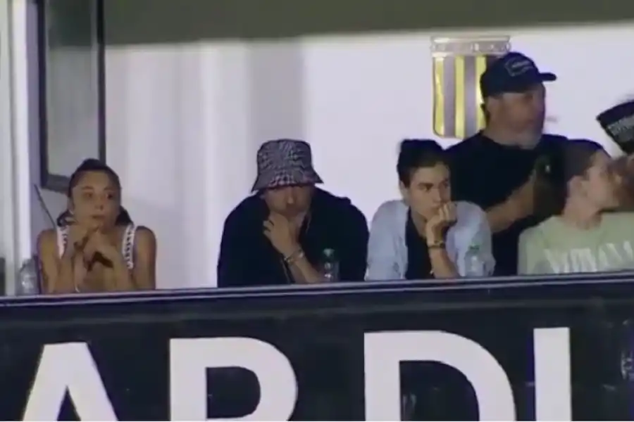 Pocho Lavezzi fue a ver jugar al fútbol a su sobrino.