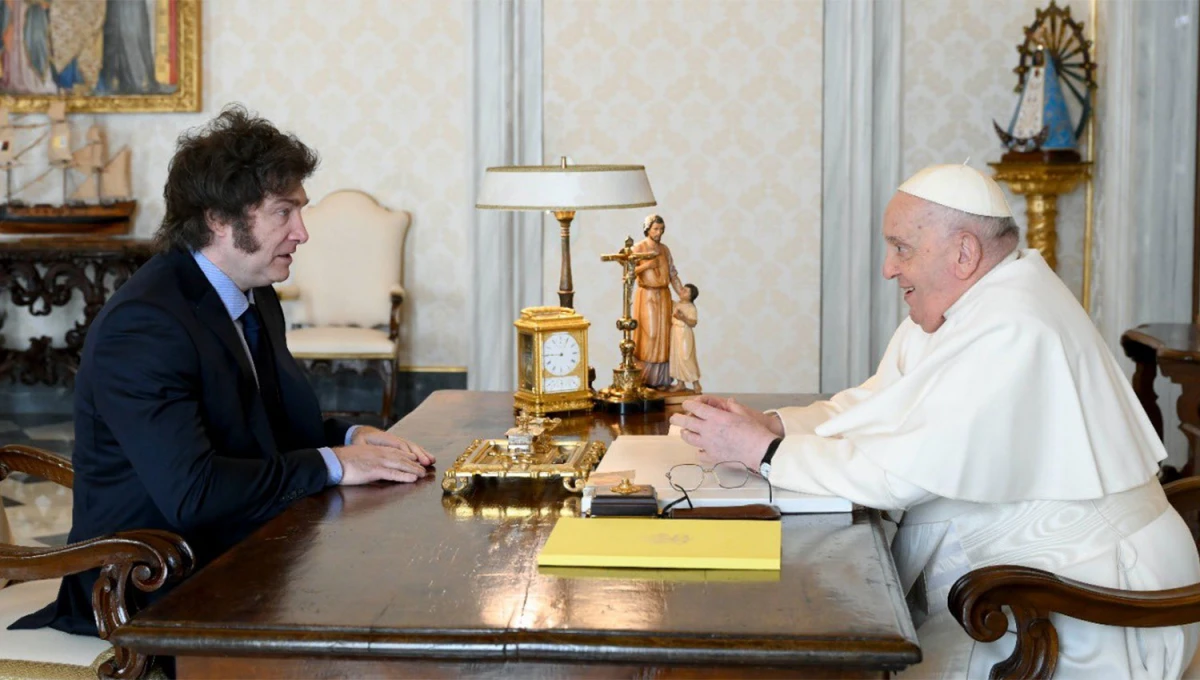 REUNIÓN. Javier Milei y el papa Francisco mantuvieron una entrevista de al menos 70 minutos.
