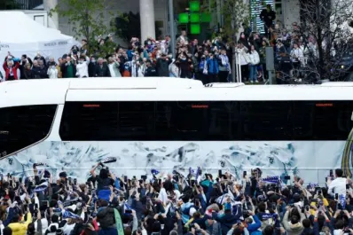 ¡Qué susto! El colectivo del Real Madrid chocó en Alemania