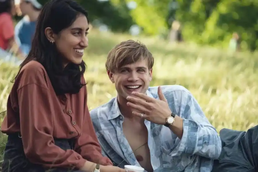 Netflix estrenó la serie “Siempre el mismo día” sin Anne Hathaway