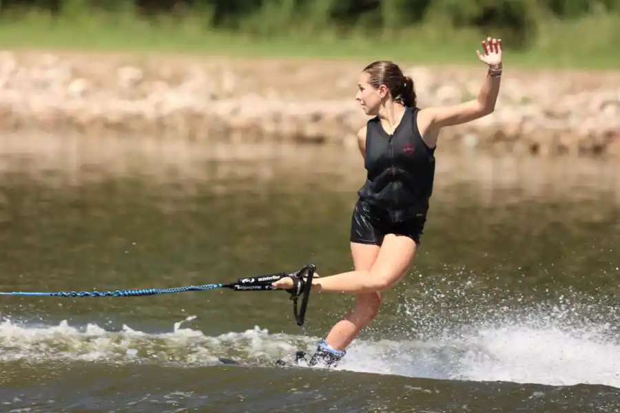 FIGURAS. Como en slalom, 