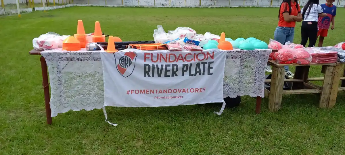 River Plate no solo vino a jugar al fútbol con Atlético Tucumán