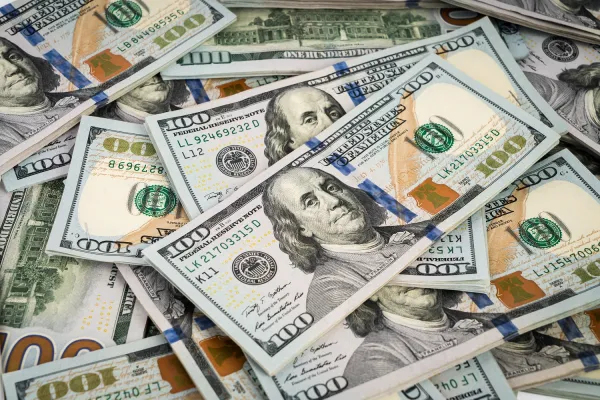 Luego de la liberación de tasas del plazo fijo, el dólar blue se aleja del piso de los $1.000