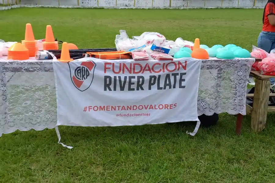 River Plate no solo vino a jugar al fútbol con Atlético Tucumán