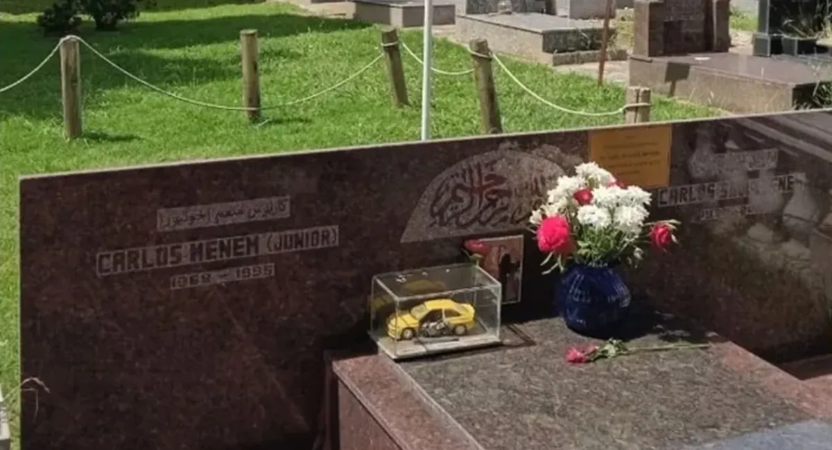 Profanaron las tumbas de Carlos Menem y su hijo