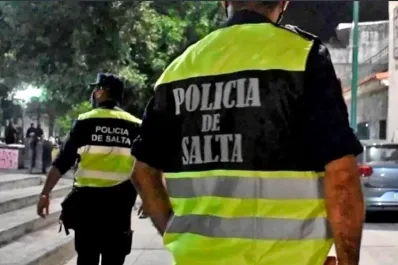 Violento San Valentín: policía irrumpió en la habitación de un motel y golpeó a su ex novia