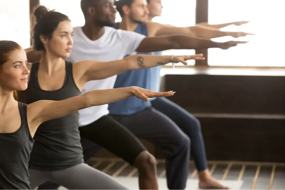 El autocontrol que exige el yoga lo ubica entre las actividades recomendadas