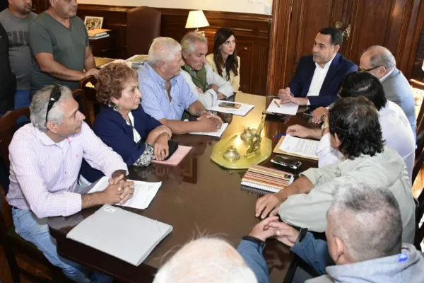 El lunes comienzan las negociaciones salariales con los estatales en Tucumán