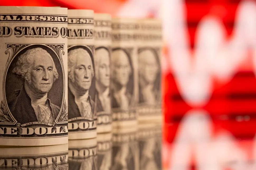 El dólar blue se despertó en el cierre de la semana, avanzó $20 y finalizó a $1.095