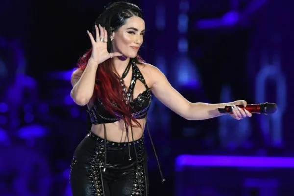 Luego de su enfrentamiento con Milei, Lali Espósito fue al teatro y recibió una ovación