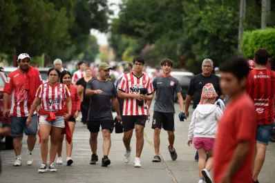 Ciudadela, el barrio que se tiñe de albirrojo cada vez que juega San Martín
