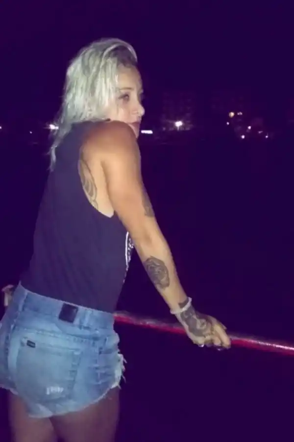 Furia de Gran Hermano con el pelo largo