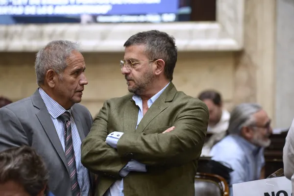 Cisneros y Palazzo encabezan una campaña para evitar la privatización del Banco Nación