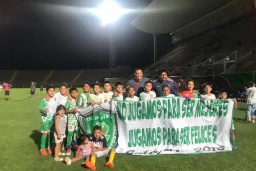 En el imponente estadio Bicentenario empezaron a canalizar sus sueños de ser grandes futbolistas