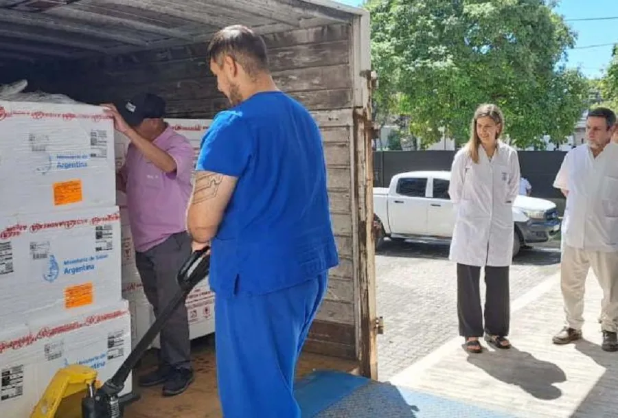 Tucumán recibió la primera partida de vacunas contra el Virus Sincitial Respiratorio